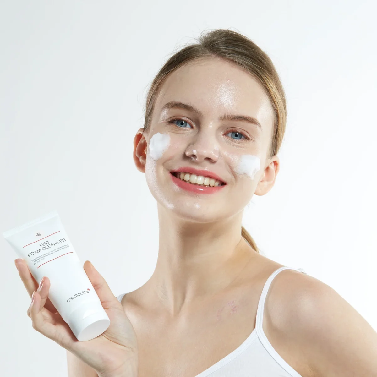 Medicube Red Foam Cleanser Purifying Facial Foam -120ml - Image 3